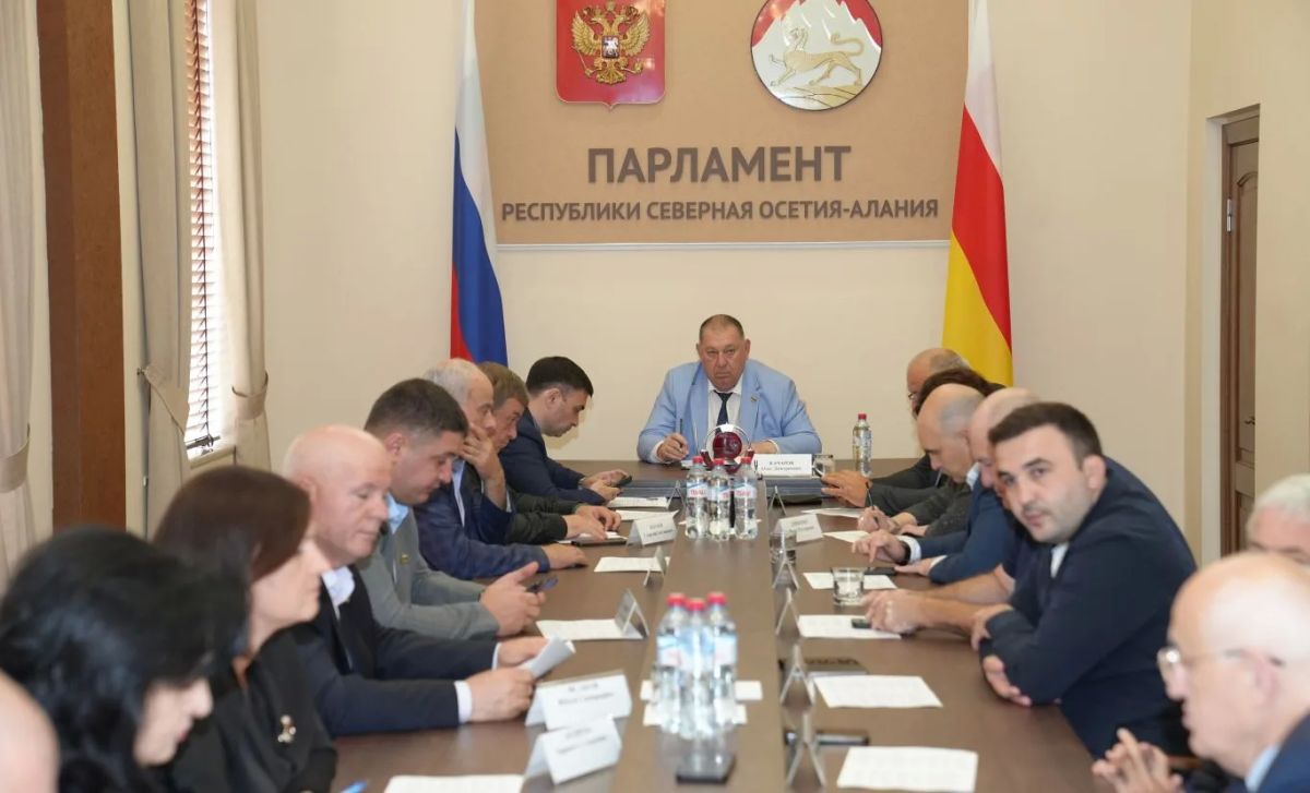 Олег Качаров провел заседание комитета по аграрной и земельной политике, экологии и природным ресурсам Олег Качаров провел заседание комитета по аграрной и земельной политике, экологии и природным ресурсам
