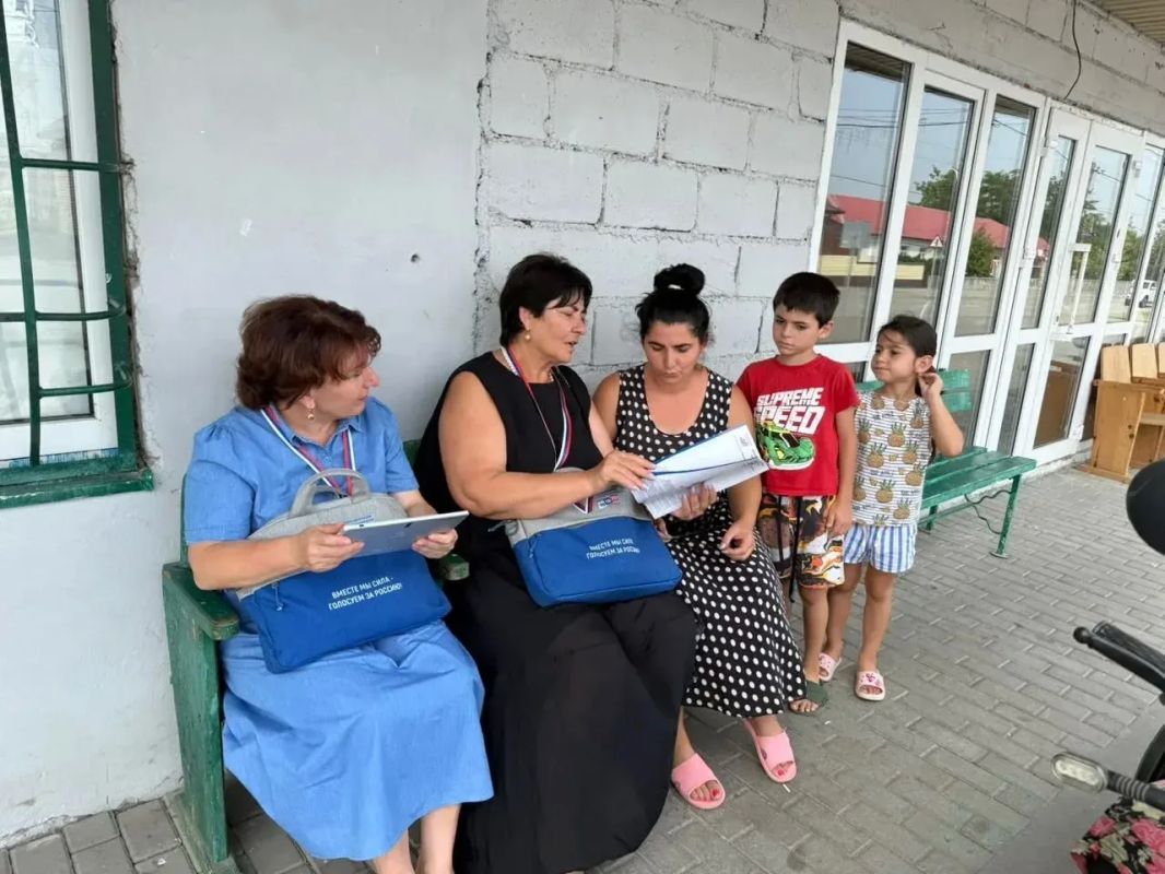 В Комсомольском у «ИнформУИК» — своя команда поддержки! Если в селе появляются эти трициклы, значит, где-то рядом те, кто привык быть на связи с людьми, помогать и заботиться о них В Комсомольском у «ИнформУИК» — своя команда поддержки! Если в селе появляются эти трициклы, значит, где-то рядом те, кто привык быть на связи с людьми, помогать и заботиться о них