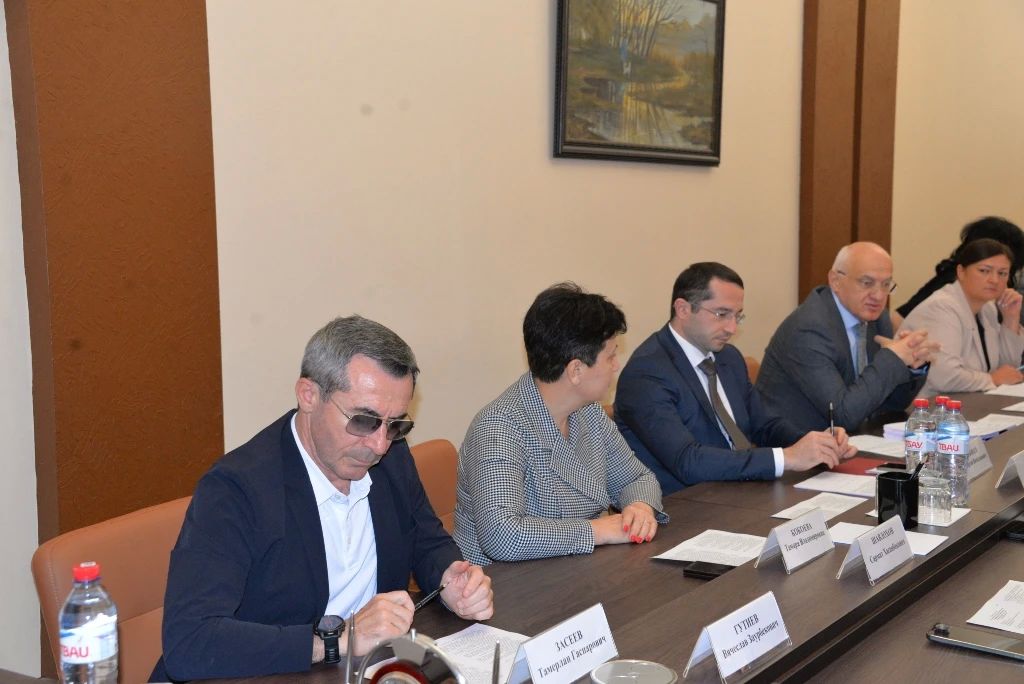 Под председательством Елены Князевой члены комитета по науке, образованию, культуре и информационной политике рассмотрели два десятка вопросов Под председательством Елены Князевой члены комитета по науке, образованию, культуре и информационной политике рассмотрели два десятка вопросов