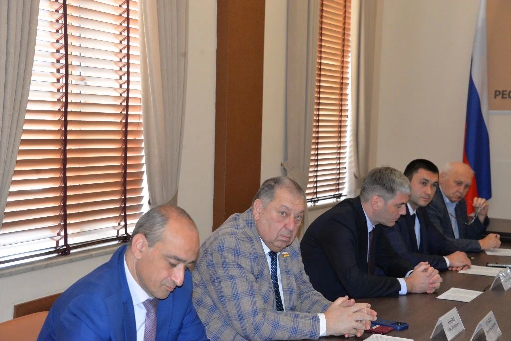 Председатель Парламента Таймураз Тускаев принял участие в работе круглого стола «Мы дружбой единой сильны», организованного Архивной службой РСО-Алания совместно с Центральным государственным архивом РСО-Алания в рамках Года... Председатель Парламента Таймураз Тускаев принял участие в работе круглого стола «Мы дружбой единой сильны», организованного Архивной службой РСО-Алания совместно с Центральным государственным архивом РСО-Алания в рамках Года...