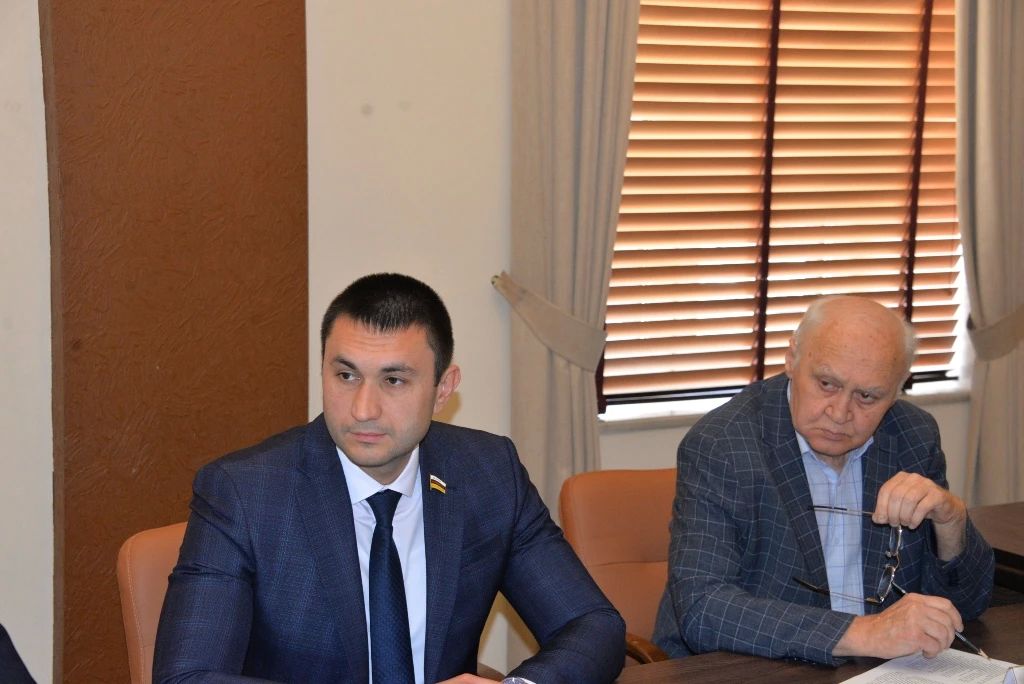 Председатель Парламента Таймураз Тускаев принял участие в работе круглого стола «Мы дружбой единой сильны», организованного Архивной службой РСО-Алания совместно с Центральным государственным архивом РСО-Алания в рамках Года... Председатель Парламента Таймураз Тускаев принял участие в работе круглого стола «Мы дружбой единой сильны», организованного Архивной службой РСО-Алания совместно с Центральным государственным архивом РСО-Алания в рамках Года...