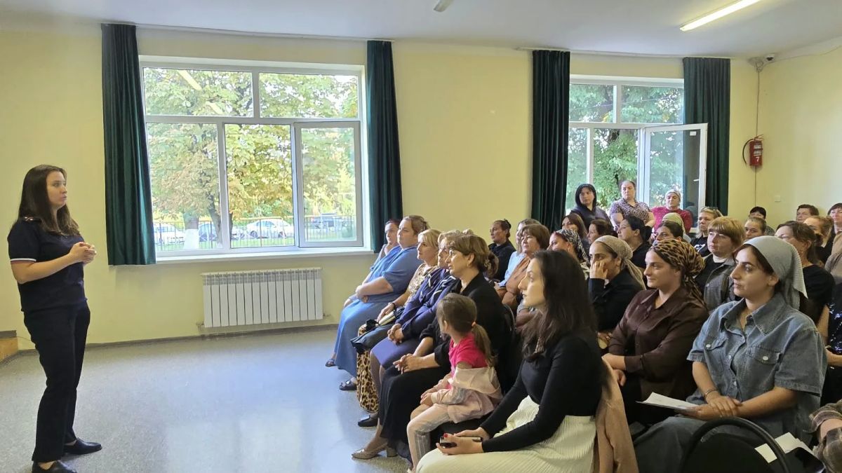 В Ардонском районе Северной Осетии сотрудники Госавтоинспекции приняли участие в общешкольном родительском собрании В Ардонском районе Северной Осетии сотрудники Госавтоинспекции приняли участие в общешкольном родительском собрании