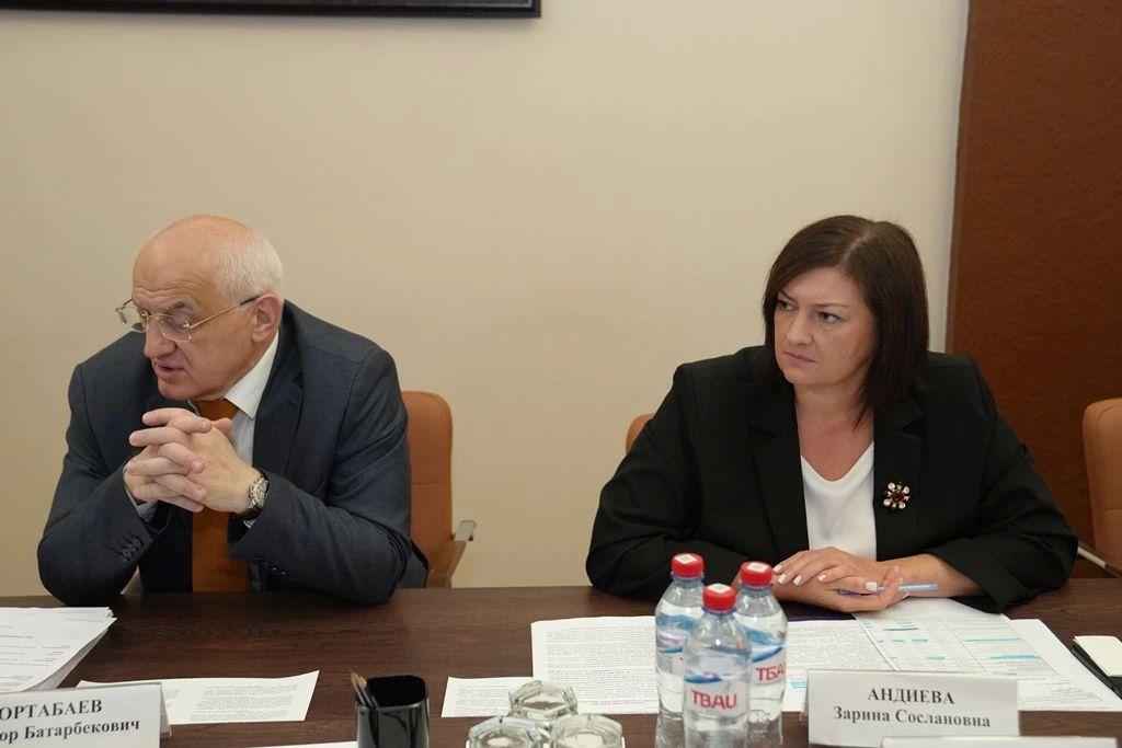 Под председательством Ларисы Ревазовой состоялось заседание комитета по социальной политике, здравоохранению и делам ветеранов Под председательством Ларисы Ревазовой состоялось заседание комитета по социальной политике, здравоохранению и делам ветеранов