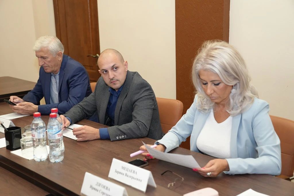 Под председательством Ларисы Ревазовой состоялось заседание комитета по социальной политике, здравоохранению и делам ветеранов Под председательством Ларисы Ревазовой состоялось заседание комитета по социальной политике, здравоохранению и делам ветеранов