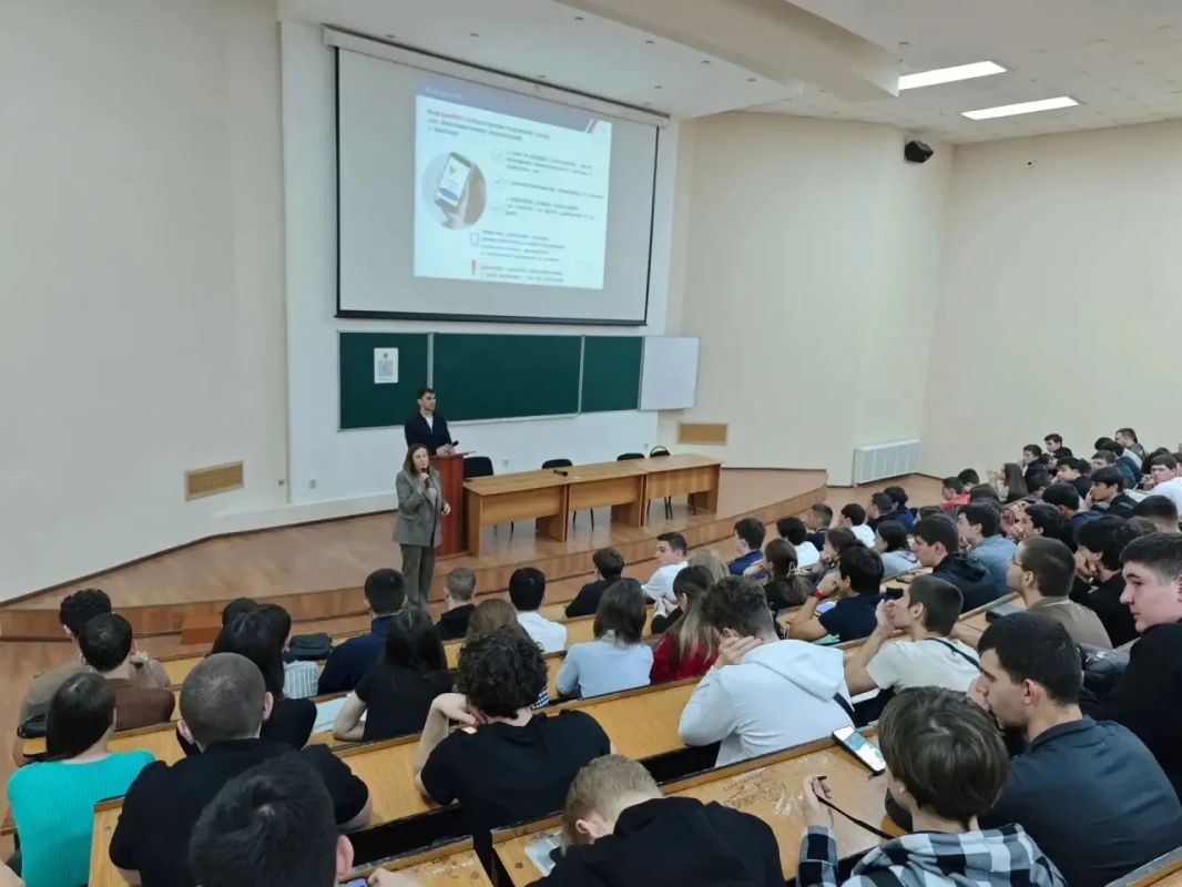 УТРО НАЧИНАЕТСЯ БОДРО: «ИНФОРМУИК» — В СТУДЕНЧЕСКОЙ АУДИТОРИИ! УТРО НАЧИНАЕТСЯ БОДРО: «ИНФОРМУИК» — В СТУДЕНЧЕСКОЙ АУДИТОРИИ!