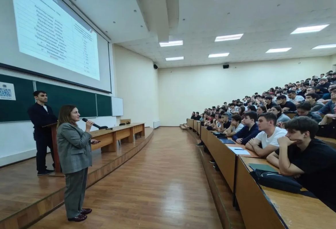 УТРО НАЧИНАЕТСЯ БОДРО: «ИНФОРМУИК» — В СТУДЕНЧЕСКОЙ АУДИТОРИИ! УТРО НАЧИНАЕТСЯ БОДРО: «ИНФОРМУИК» — В СТУДЕНЧЕСКОЙ АУДИТОРИИ!