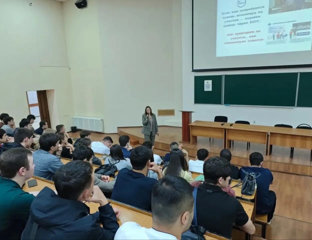 УТРО НАЧИНАЕТСЯ БОДРО: «ИНФОРМУИК» — В СТУДЕНЧЕСКОЙ АУДИТОРИИ! УТРО НАЧИНАЕТСЯ БОДРО: «ИНФОРМУИК» — В СТУДЕНЧЕСКОЙ АУДИТОРИИ!