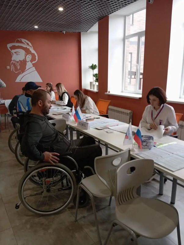 На участке 294 проголосовали 8 подопечных реабилитационного центра, который возглавляет депутат республиканского Парламента Жанна Цаллагова На участке 294 проголосовали 8 подопечных реабилитационного центра, который возглавляет депутат республиканского Парламента Жанна Цаллагова
