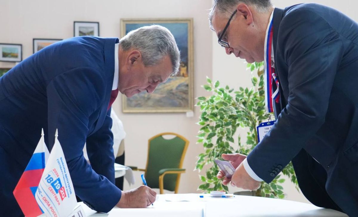 Глава РСО – Алания Сергей Меняйло проголосовал на выборах депутатов Государственной Думы Федерального Собрания Российской Федерации девятого созыва. Глава РСО – Алания Сергей Меняйло проголосовал на выборах депутатов Государственной Думы Федерального Собрания Российской Федерации девятого созыва.