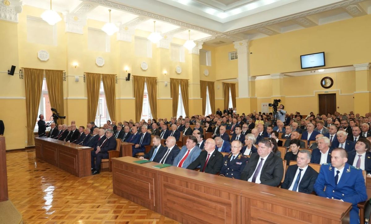 20 сентября 2026 года на 54-ом заседании Парламента РСО – Алания на должность Главы Республики Северная Осетия-Алания большинством голосов депутатского корпуса на пятилетний срок полномочий избран Сергей Меняйло 20 сентября 2026 года на 54-ом заседании Парламента РСО – Алания на должность Главы Республики Северная Осетия-Алания большинством голосов депутатского корпуса на пятилетний срок полномочий избран Сергей Меняйло