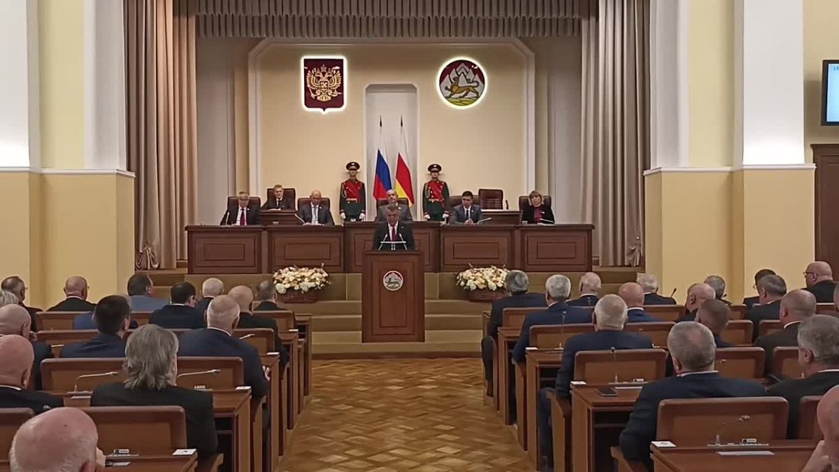 Меняйло: Мы должны сделать так, чтобы в нашей республике люди хотели и отдыхать, и жить