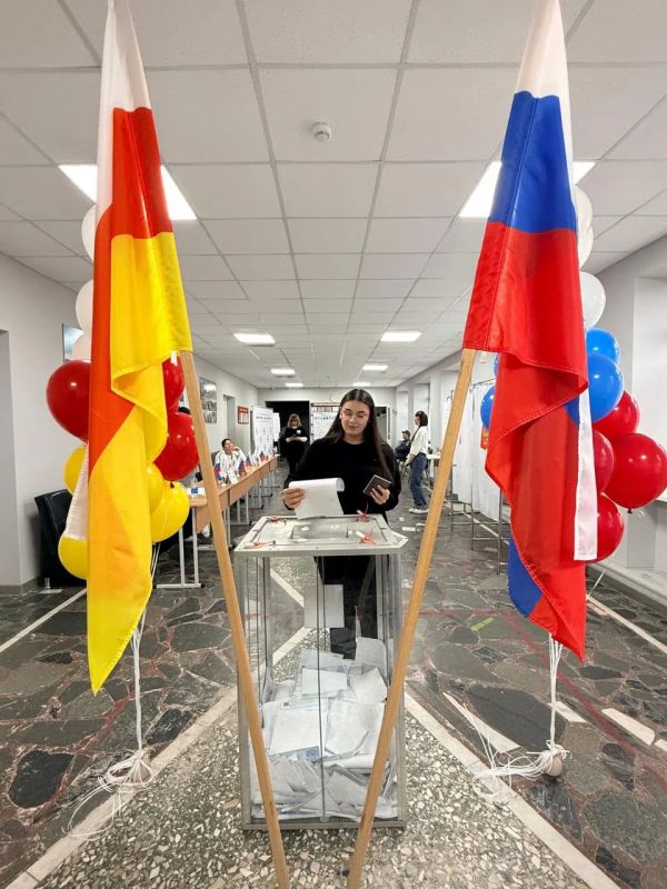 С самого утра на избирательных участках оживлённо! С самого утра на избирательных участках оживлённо!