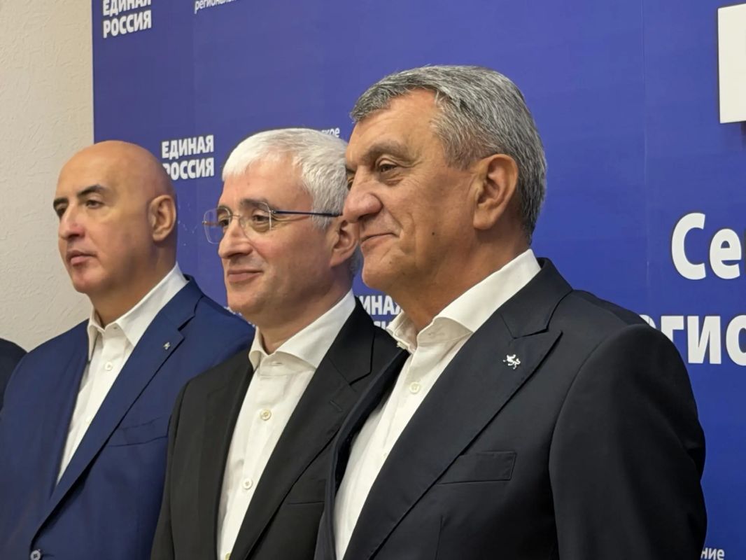 Сергей Меняйло: Председатель «Единой России» Дмитрий Медведев провел совещание в режиме ВКС с региональными отделениями партии, где озвучил предварительные итоги выборов Сергей Меняйло: Председатель «Единой России» Дмитрий Медведев провел совещание в режиме ВКС с региональными отделениями партии, где озвучил предварительные итоги выборов