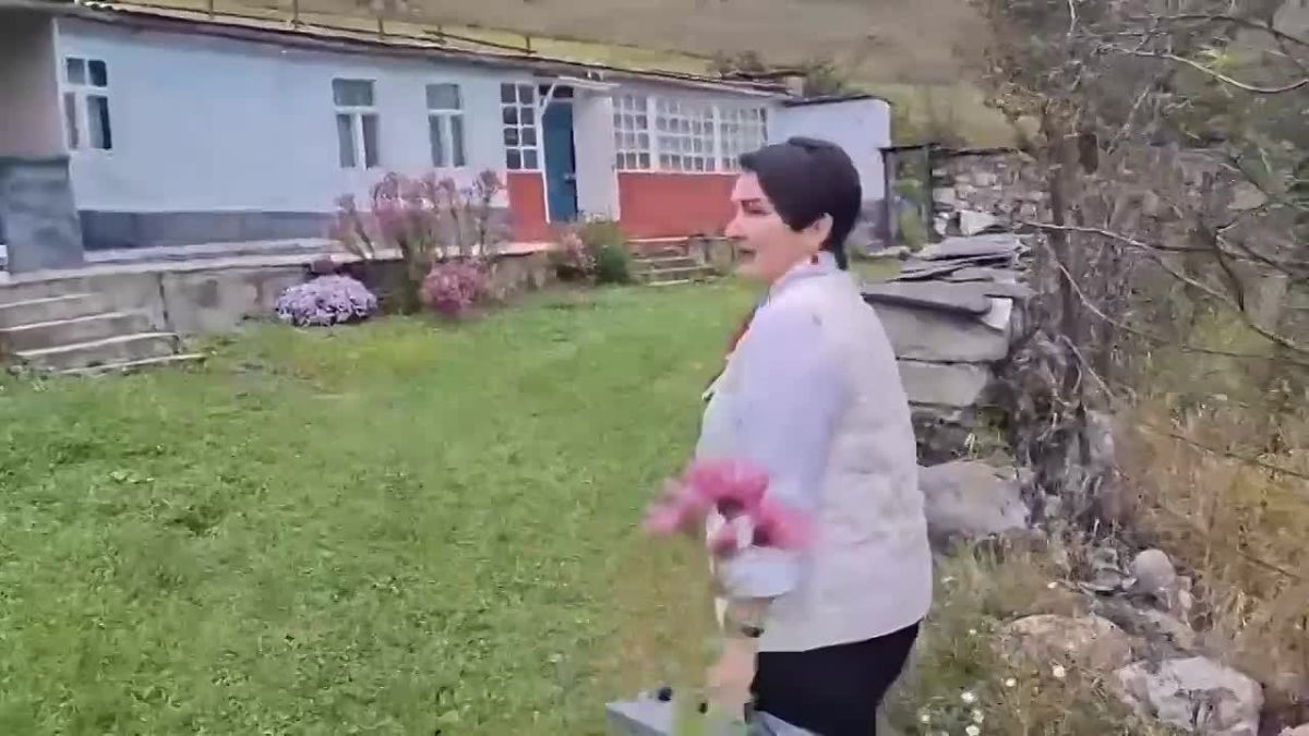 В высокогорном селении Цмити Фиагдонского сельского поселения, которое находится примерно на высоте 1350 метров над уровнем моря, сегодня на дому проголосовала 102-летняя Басаева Куара