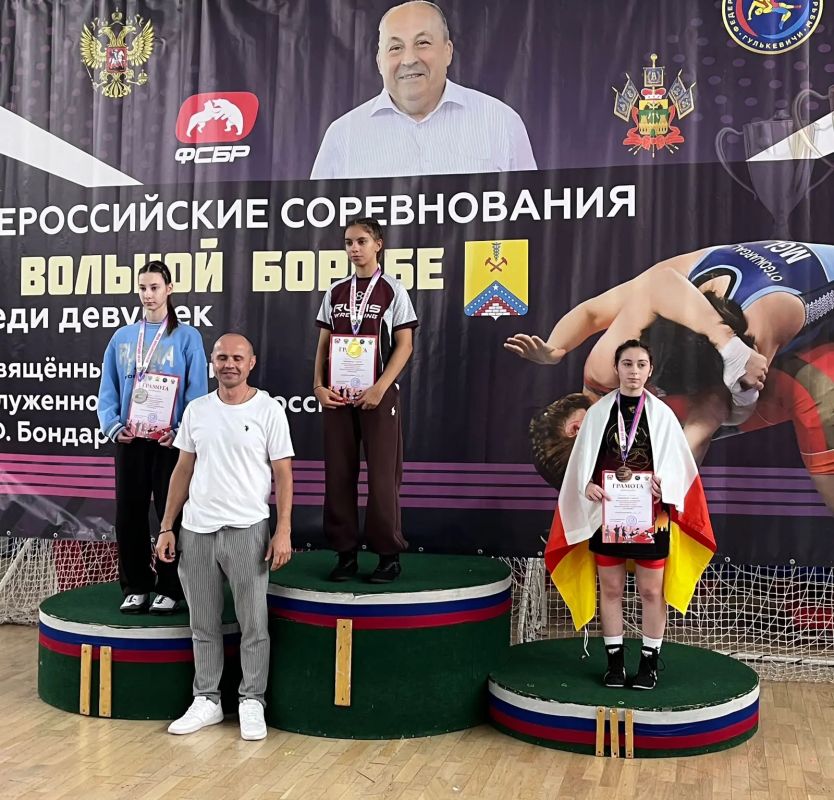 Успех женской сборной Северной Осетии на Всероссийском турнире по вольной борьбе в Гулькевичи Успех женской сборной Северной Осетии на Всероссийском турнире по вольной борьбе в Гулькевичи
