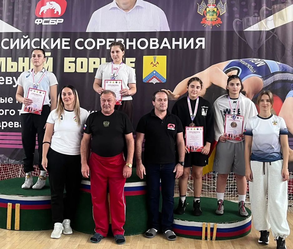 Успех женской сборной Северной Осетии на Всероссийском турнире по вольной борьбе в Гулькевичи Успех женской сборной Северной Осетии на Всероссийском турнире по вольной борьбе в Гулькевичи