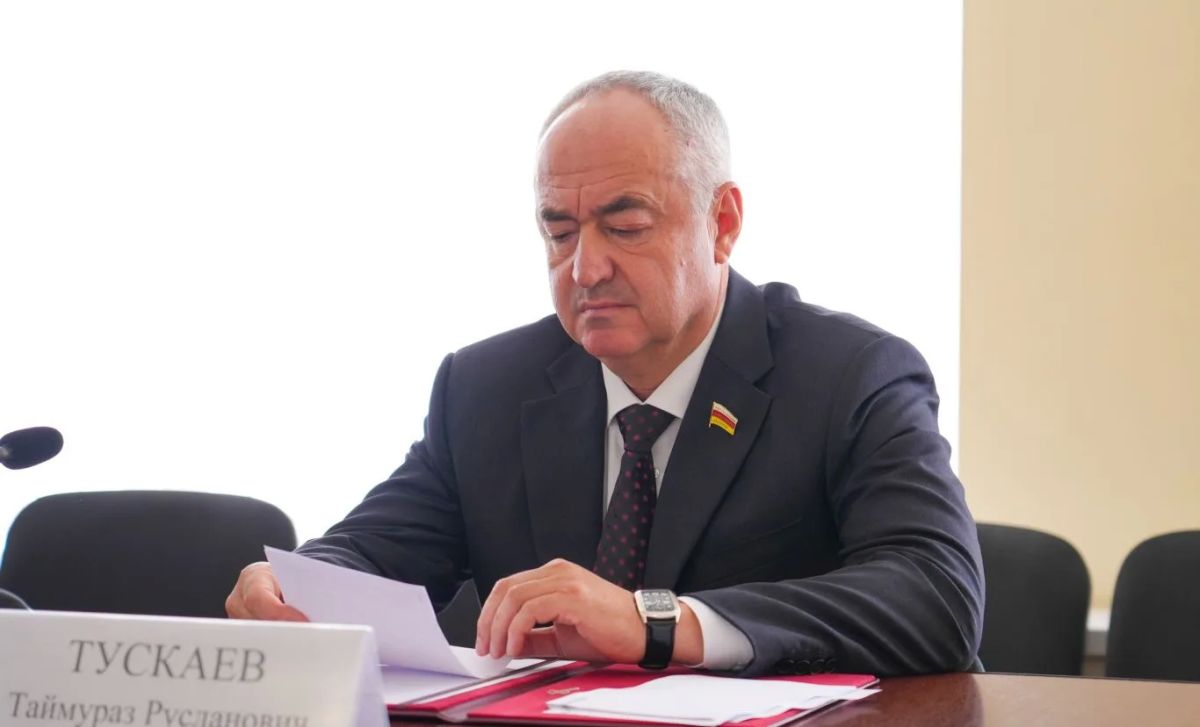 Глава РСО – Алания Сергей Меняйло в формате выездного мероприятия провел совместное заседание Антитеррористической комиссии (АТК) и регионального Оперативного штаба, которое прошло в г. Алагире Глава РСО – Алания Сергей Меняйло в формате выездного мероприятия провел совместное заседание Антитеррористической комиссии (АТК) и регионального Оперативного штаба, которое прошло в г. Алагире