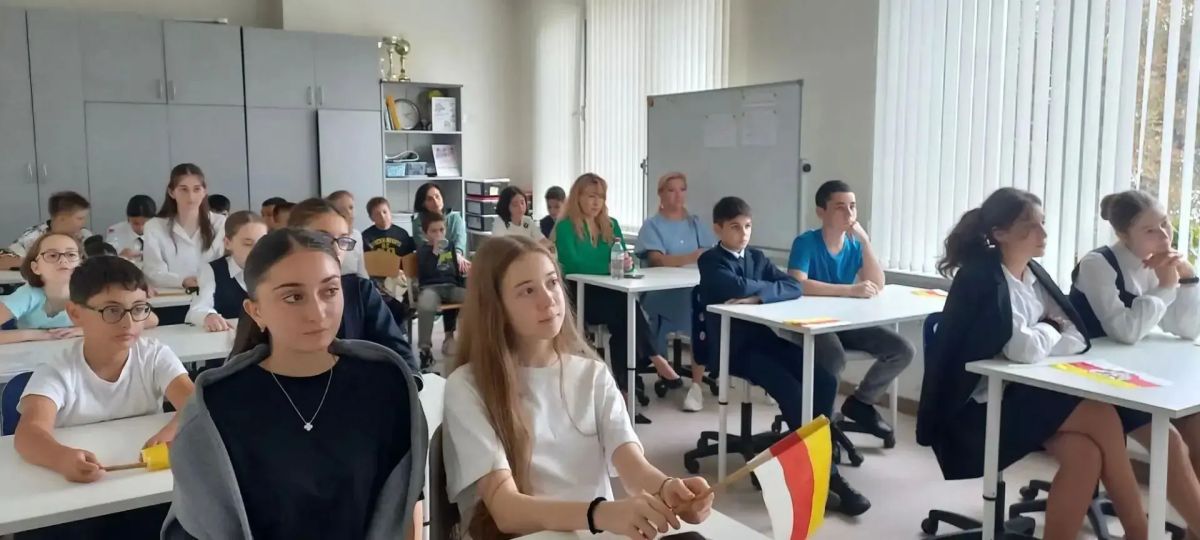 30 воспитанников РДДТ представили Северную Осетию на телемосте фестиваля «Мы — Россия» 30 воспитанников РДДТ представили Северную Осетию на телемосте фестиваля «Мы — Россия»