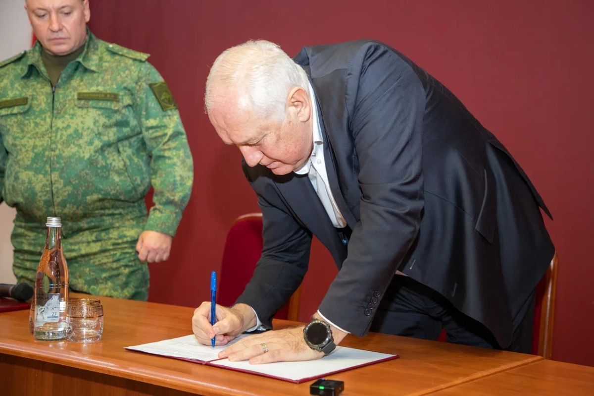 В мэрии Владикавказа состоялась встреча военного комиссара РСО-Алания Владимира Скомороха с сотрудниками администрации В мэрии Владикавказа состоялась встреча военного комиссара РСО-Алания Владимира Скомороха с сотрудниками администрации