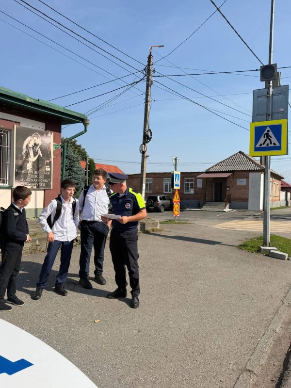 Сотрудники Госавтоинспекции Ирафского района в рамках Недели БДД провели профилактическую беседу с юными пешеходами на тему: «Пешеход! Знай и соблюдай ПДД!» Сотрудники Госавтоинспекции Ирафского района в рамках Недели БДД провели профилактическую беседу с юными пешеходами на тему: «Пешеход! Знай и соблюдай ПДД!»