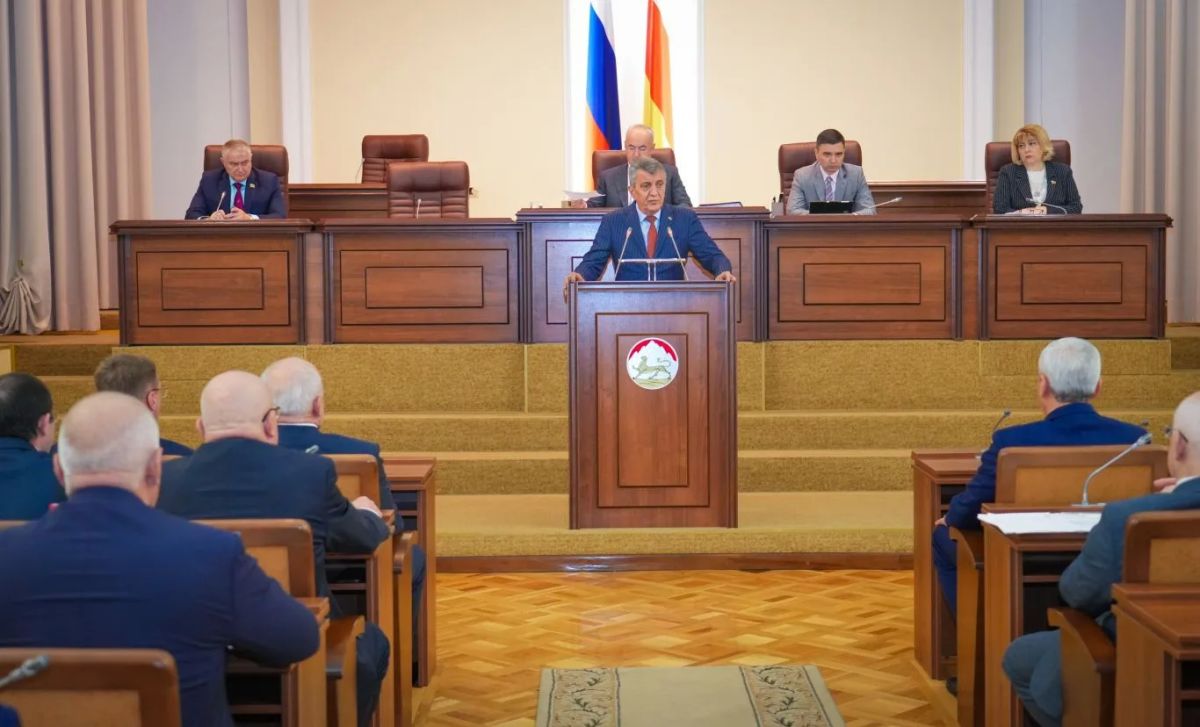Кандидатура Бориса Джанаева единогласно поддержана депутатами Парламента Северной Осетии на назначение Председателем Правительства РСО – Алания. Кандидатура Бориса Джанаева единогласно поддержана депутатами Парламента Северной Осетии на назначение Председателем Правительства РСО – Алания.