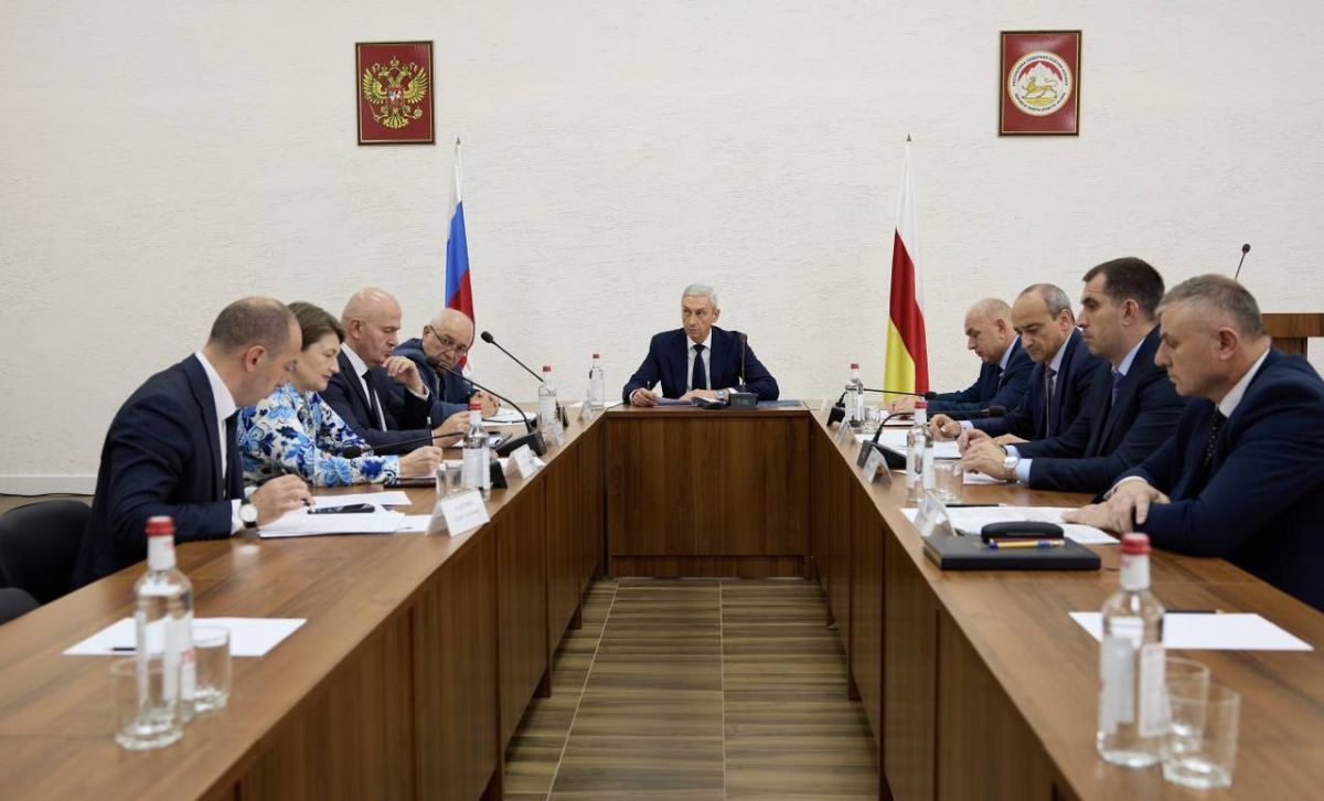 Председатель Правительства РСО – Алания Борис Джанаев провел выездное совещание с Правительством республики в Ардонском районе по вопросам, требующим оперативного решения Председатель Правительства РСО – Алания Борис Джанаев провел выездное совещание с Правительством республики в Ардонском районе по вопросам, требующим оперативного решения