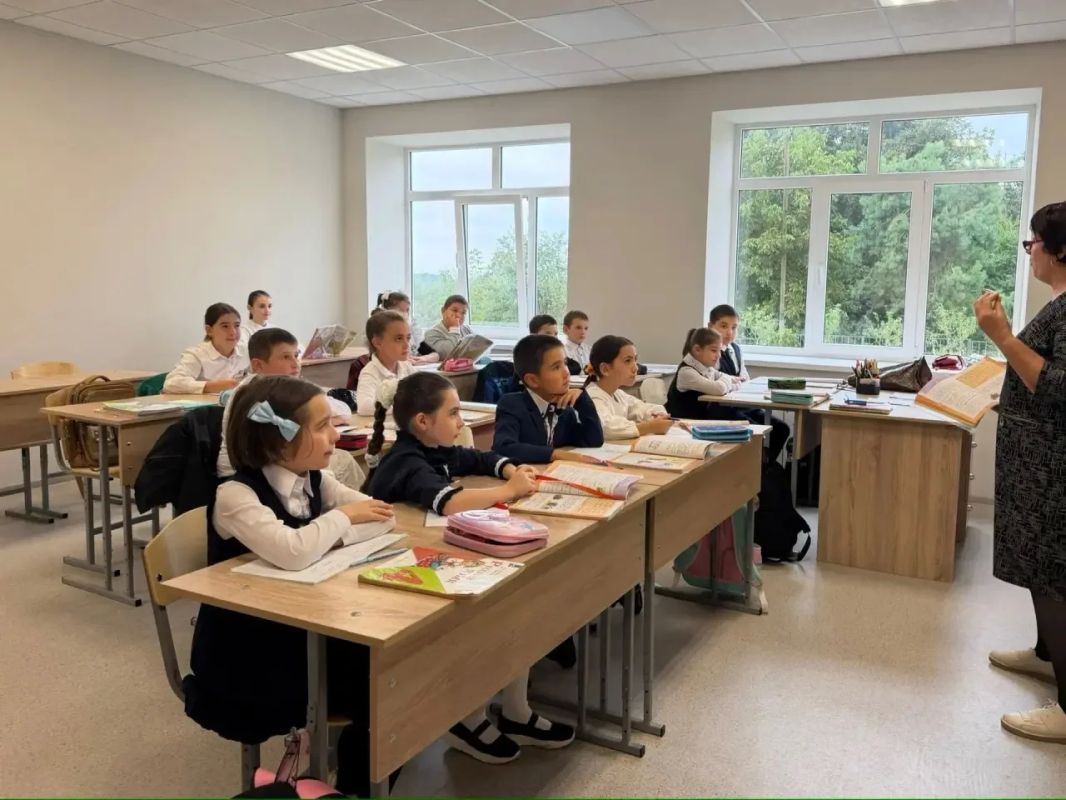 В рамках национального проекта «Молодёжь и дети» школа имени Созаева Ю.К. в селе Урсдон открылась после капитального ремонта В рамках национального проекта «Молодёжь и дети» школа имени Созаева Ю.К. в селе Урсдон открылась после капитального ремонта