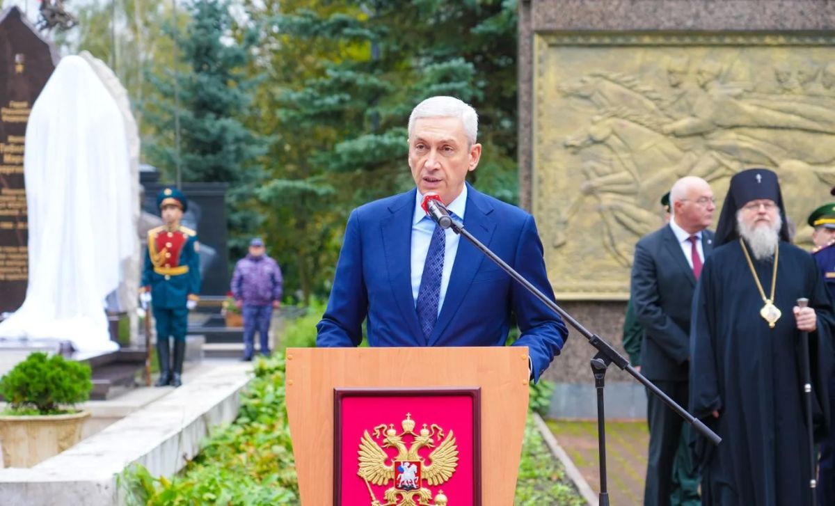 Председатель Правительства РСО – Алания Борис Джанаев принял участие в открытии памятника Герою России, майору Марату Тибилову, погибшему в Курской области при исполнении воинского долга в марте прошлого года Председатель Правительства РСО – Алания Борис Джанаев принял участие в открытии памятника Герою России, майору Марату Тибилову, погибшему в Курской области при исполнении воинского долга в марте прошлого года