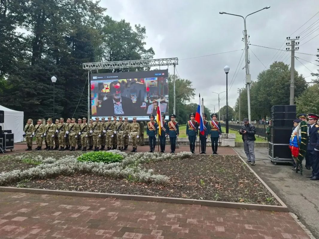 Аллея Славы...Здесь прошла церемония открытия памятника Герою России Марату Тибилову (позывной "Талиб") Аллея Славы...Здесь прошла церемония открытия памятника Герою России Марату Тибилову (позывной "Талиб")