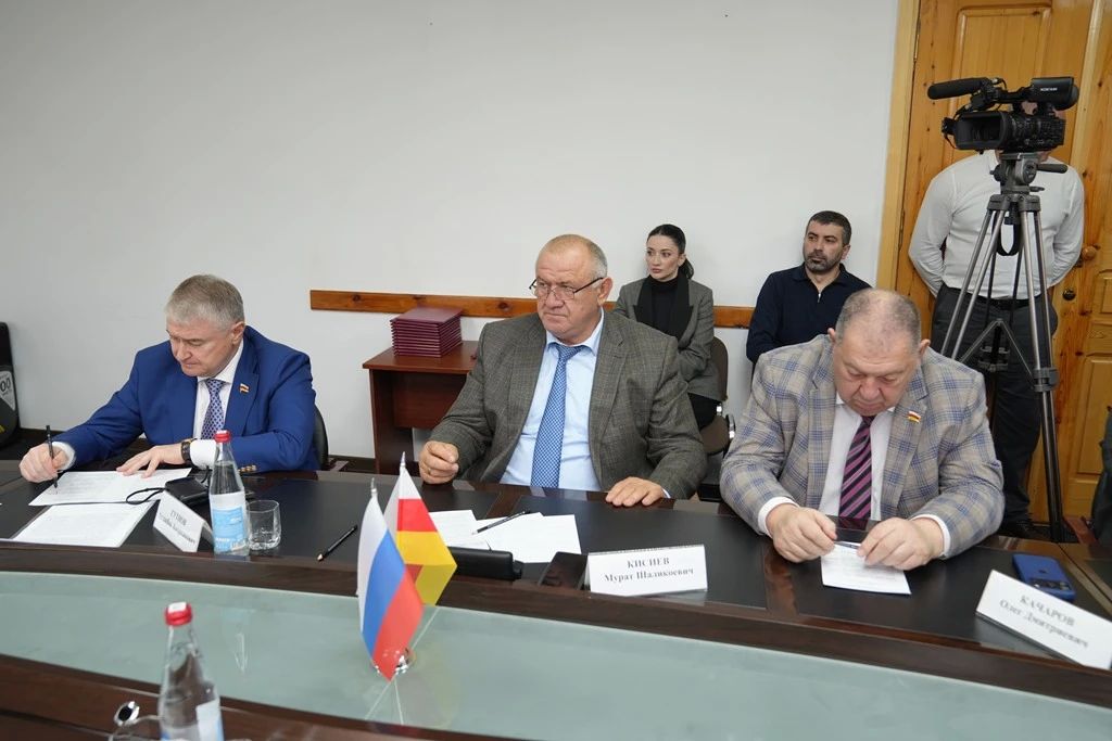 Таймураз Тускаев провел выездное заседание Совета Парламента в Ирафском районе Таймураз Тускаев провел выездное заседание Совета Парламента в Ирафском районе