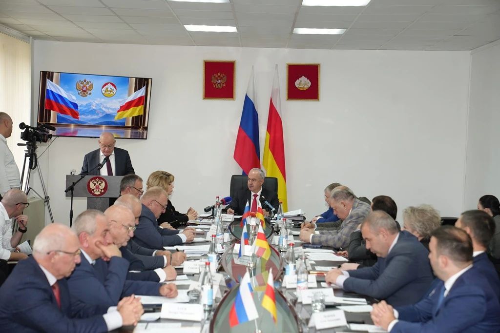 Таймураз Тускаев провел выездное заседание Совета Парламента в Ирафском районе Таймураз Тускаев провел выездное заседание Совета Парламента в Ирафском районе