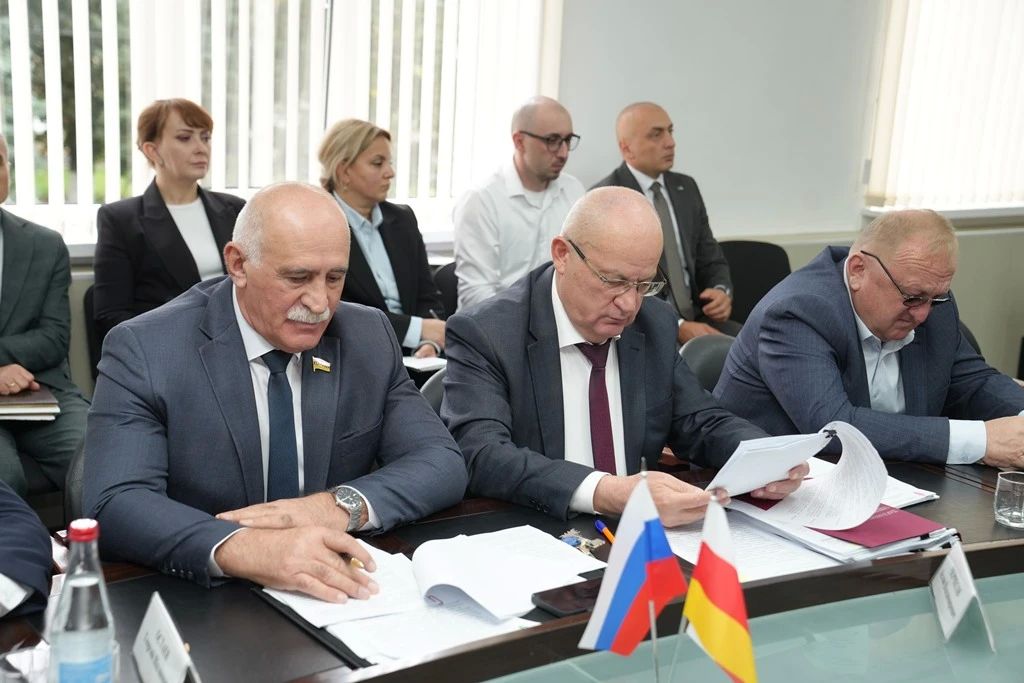 Таймураз Тускаев провел выездное заседание Совета Парламента в Ирафском районе Таймураз Тускаев провел выездное заседание Совета Парламента в Ирафском районе