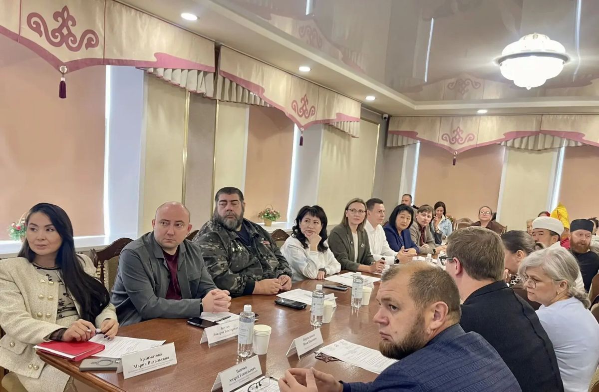 Продолжили обсуждение архитектурного кода Республики Алтай Продолжили обсуждение архитектурного кода Республики Алтай