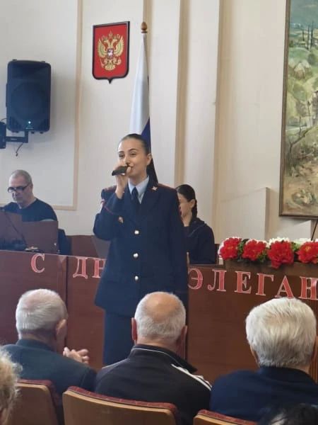 Артисты Культурного центра МВД Северной Осетии поздравили ветеранов с Днем пожилого человека Артисты Культурного центра МВД Северной Осетии поздравили ветеранов с Днем пожилого человека