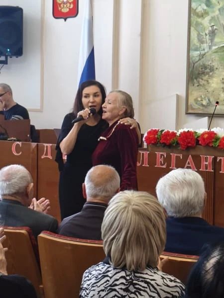 Артисты Культурного центра МВД Северной Осетии поздравили ветеранов с Днем пожилого человека Артисты Культурного центра МВД Северной Осетии поздравили ветеранов с Днем пожилого человека
