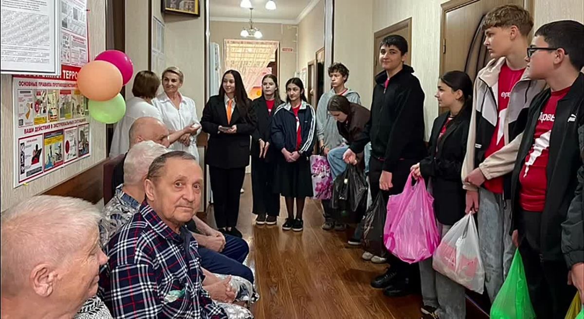 День пожилого человека напомнил нам о тех, ради кого сотрудники системы социальной защиты работают: о старшем поколении