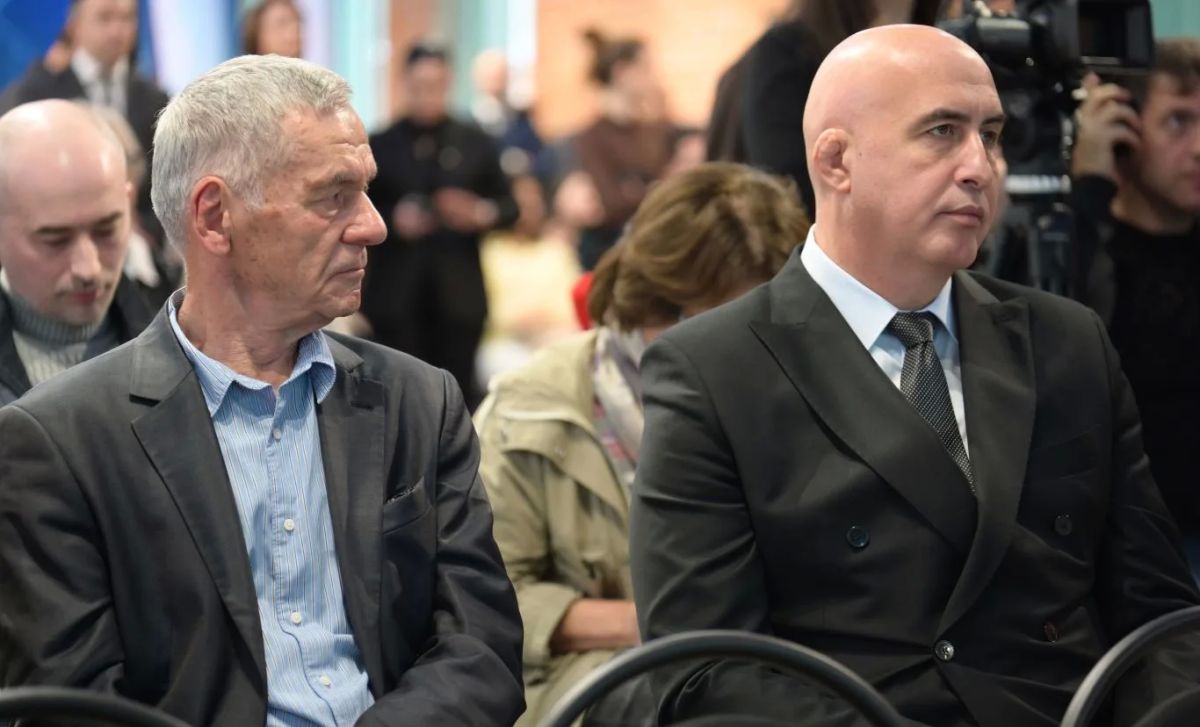 В 2027 году во Владикавказе пройдет Международный архитектурный фестиваль «ЭкоБерег» им. В.Н. Логвинова. Соглашение об этом подписали Глава РСО – Алания Сергей Меняйло и президент Союза архитекторов России Николай Шумаков на... В 2027 году во Владикавказе пройдет Международный архитектурный фестиваль «ЭкоБерег» им. В.Н. Логвинова. Соглашение об этом подписали Глава РСО – Алания Сергей Меняйло и президент Союза архитекторов России Николай Шумаков на...