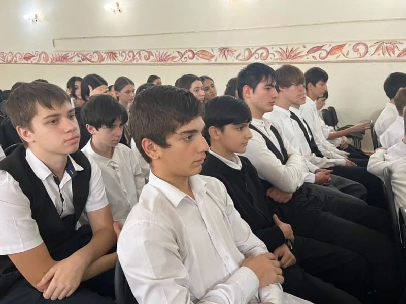 «Наркомания - дорога в бездну»: В Северной Осетии моздокские полицейские учат школьников распознавать вербовщиков наркобизнеса «Наркомания - дорога в бездну»: В Северной Осетии моздокские полицейские учат школьников распознавать вербовщиков наркобизнеса
