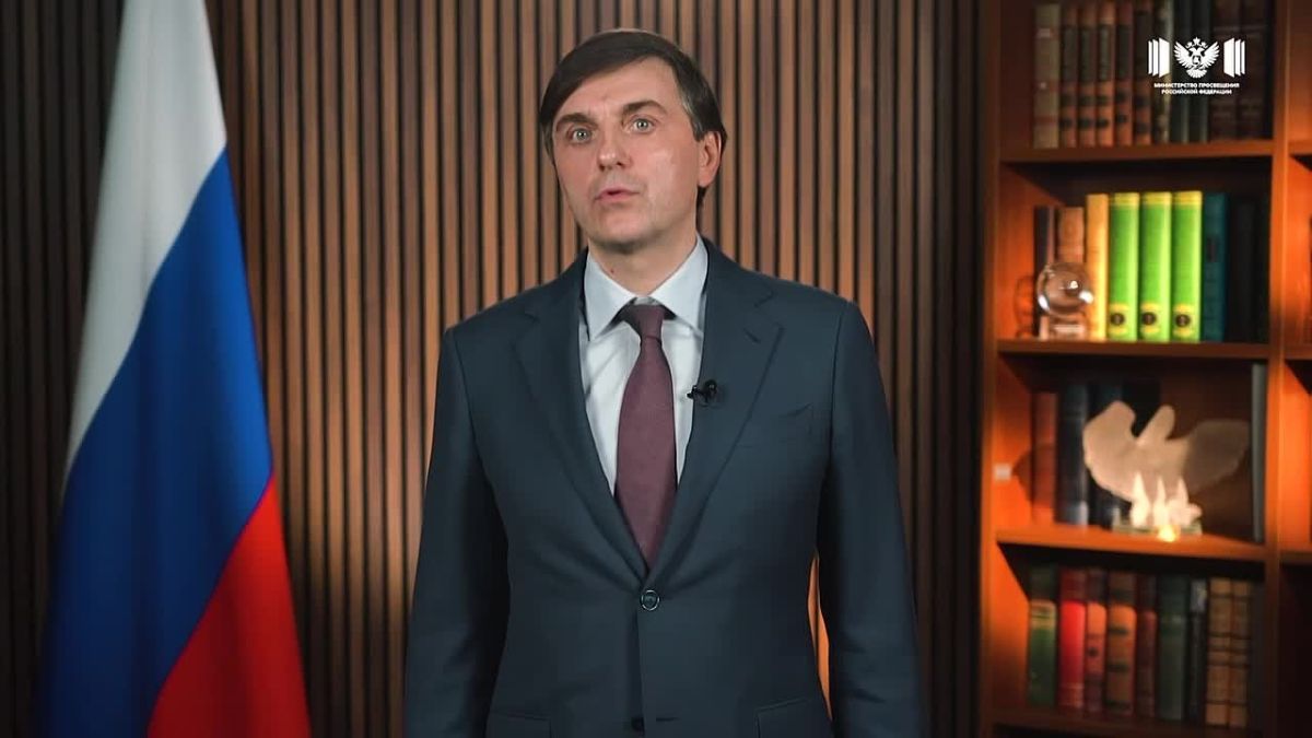 Дорогие друзья!. От всей души поздравляю вас с Днём учителя! Этот праздник отзывается в сердце каждого из нас особой теплотой