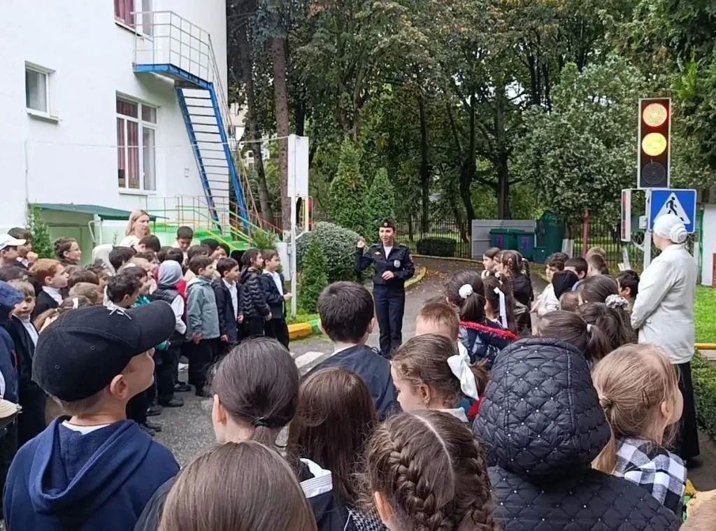 В Кабардино-Балкарии продолжается реализация комплекса профилактических мероприятий «Безопасный путь в школу» В Кабардино-Балкарии продолжается реализация комплекса профилактических мероприятий «Безопасный путь в школу»
