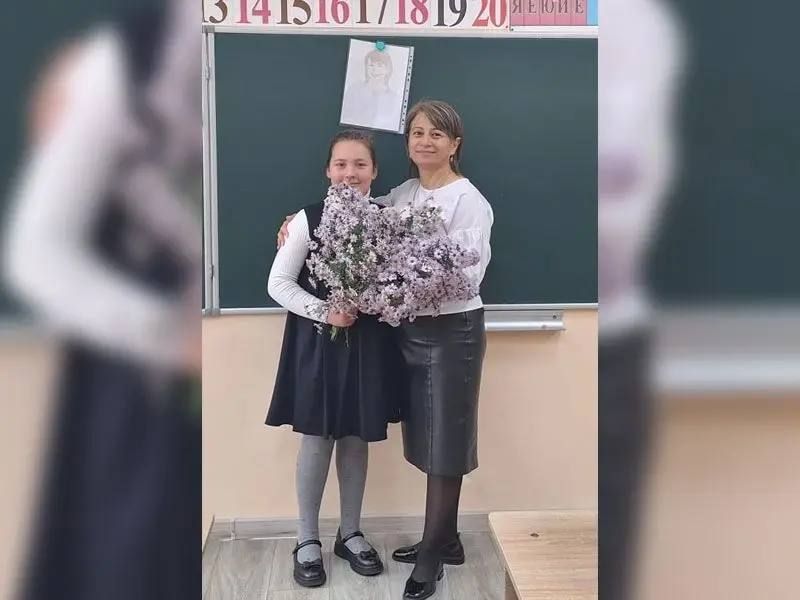 ИЗ СВЕЖЕГО НОМЕРА. . Для нее все дети – как родные У Марины Георгиевны Кочиевой, учительницы Бесланской школы-интерната, немало интересных случаев набралось за 20 лет работы в начальных классах, но удивительную историю про...