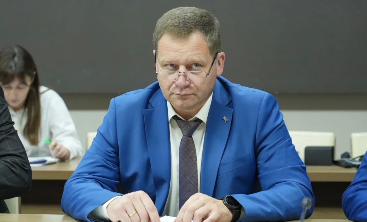 Председатель Правительства РСО – Алания Борис Джанаев провел совещание, посвященное развитию регионального издательства «Ир» Председатель Правительства РСО – Алания Борис Джанаев провел совещание, посвященное развитию регионального издательства «Ир»