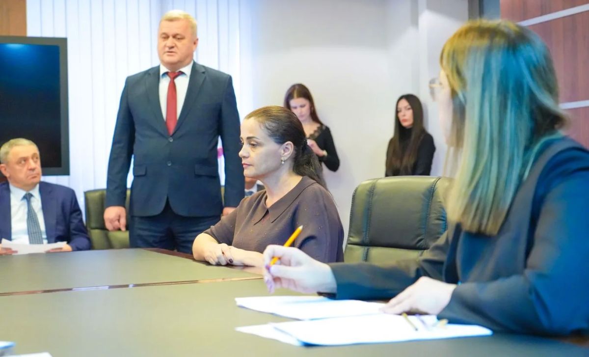 Глава РСО – Алания Сергей Меняйло провел прием граждан в приемной Президента Российской Федерации Глава РСО – Алания Сергей Меняйло провел прием граждан в приемной Президента Российской Федерации