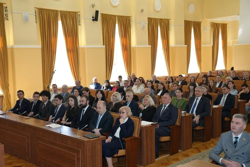 В Парламенте РСО-Алания под председательством Таймураза Тускаева состоялись парламентские слушания, посвященные роли студенческой науки в инновационном развитии республики В Парламенте РСО-Алания под председательством Таймураза Тускаева состоялись парламентские слушания, посвященные роли студенческой науки в инновационном развитии республики