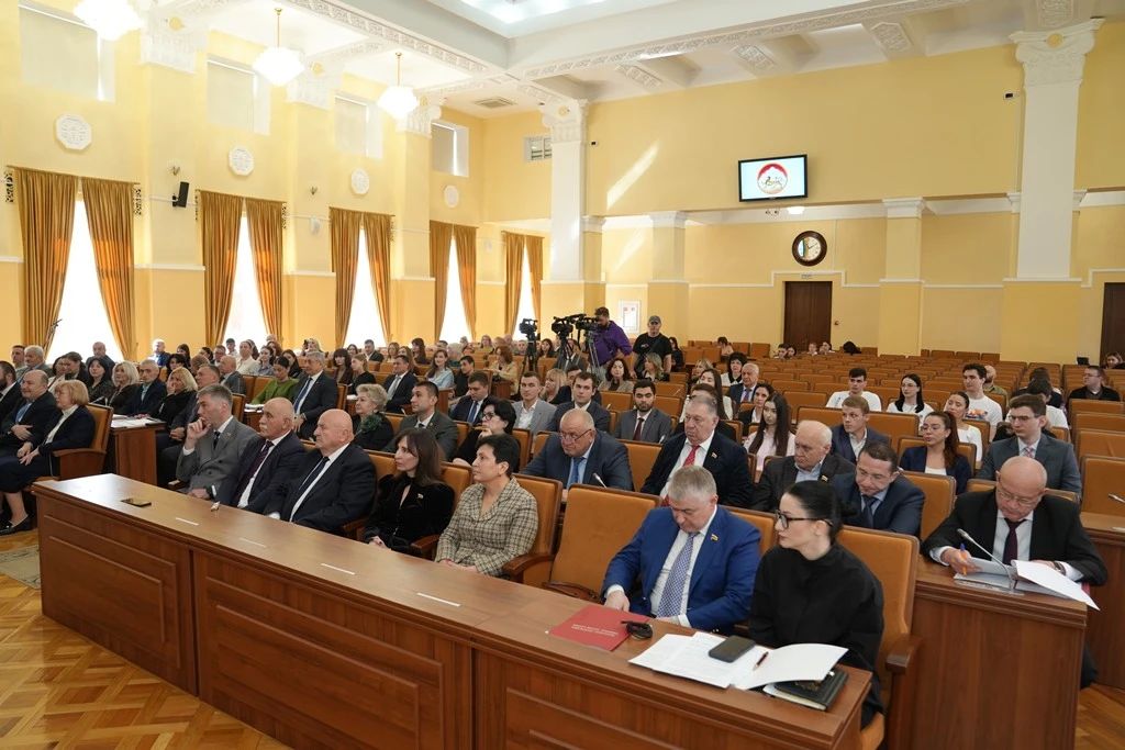 В Парламенте РСО-Алания под председательством Таймураза Тускаева состоялись парламентские слушания, посвященные роли студенческой науки в инновационном развитии республики В Парламенте РСО-Алания под председательством Таймураза Тускаева состоялись парламентские слушания, посвященные роли студенческой науки в инновационном развитии республики