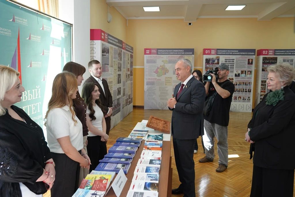 В Парламенте РСО-Алания под председательством Таймураза Тускаева состоялись парламентские слушания, посвященные роли студенческой науки в инновационном развитии республики В Парламенте РСО-Алания под председательством Таймураза Тускаева состоялись парламентские слушания, посвященные роли студенческой науки в инновационном развитии республики