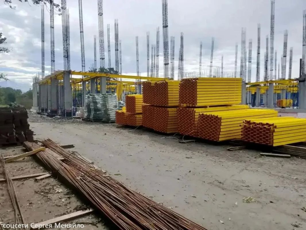 В Северной Осетии продолжается строительство новой школы на месте аварийной