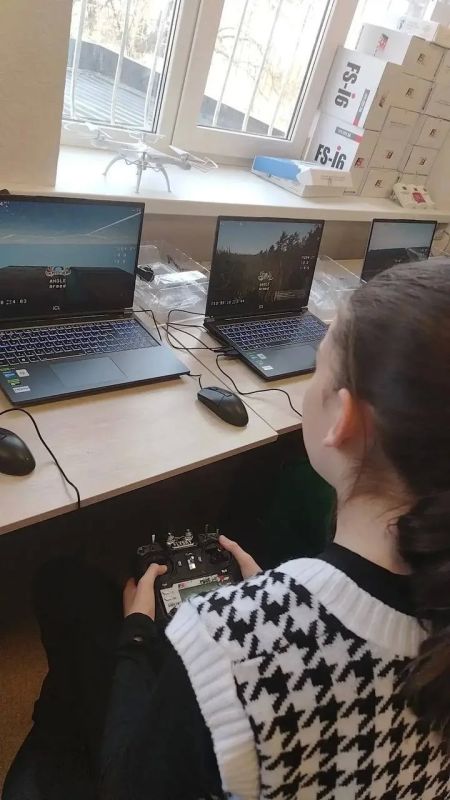 Школьники Дигоры осваивают беспилотные технологии Школьники Дигоры осваивают беспилотные технологии