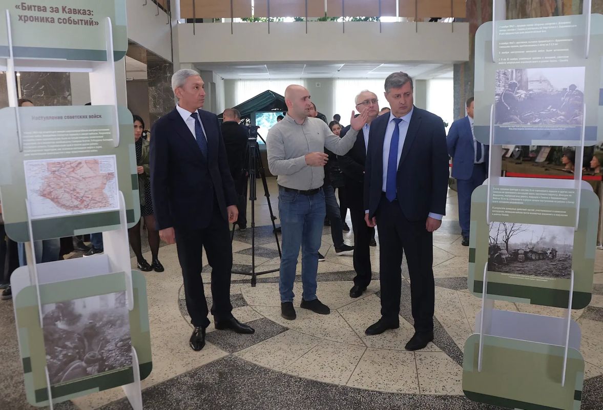 Председатель Правительства РСО – Алания Борис Джанаев принял участие в торжественном открытии фестиваля «Битва за Кавказ: грани истории» Председатель Правительства РСО – Алания Борис Джанаев принял участие в торжественном открытии фестиваля «Битва за Кавказ: грани истории»