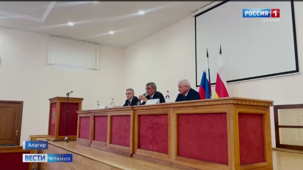 Сергей Меняйло призвал новое руководство Алагирского района навести порядок в земельной сфере